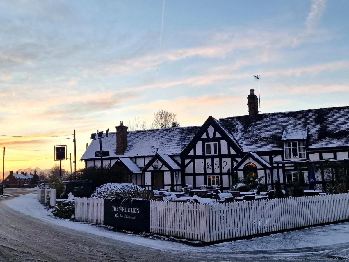 White Lion Hotel Crewe Exterior foto